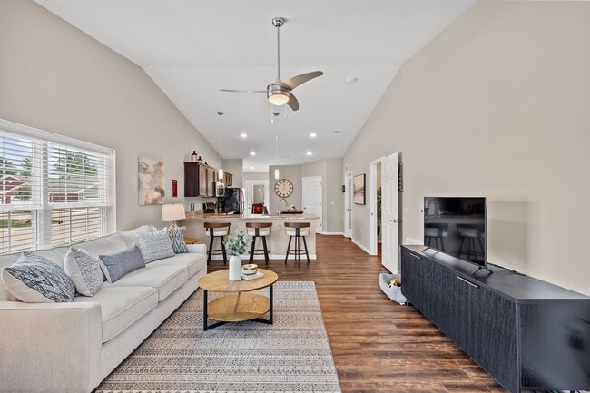 Photo - Redwood Grove City