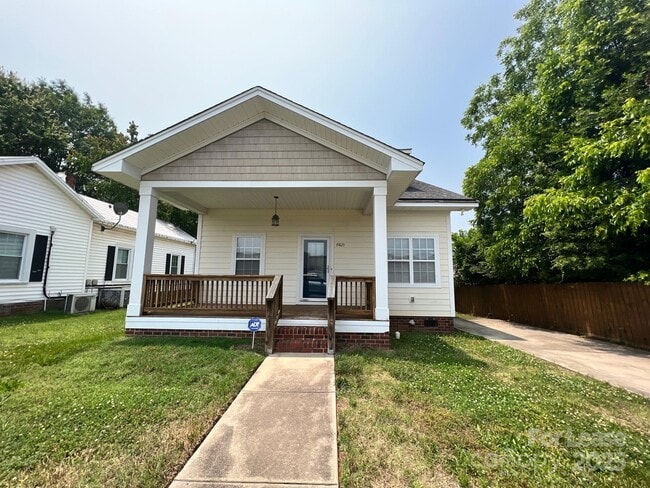 Building Photo - 19825 Mulberry St Rental