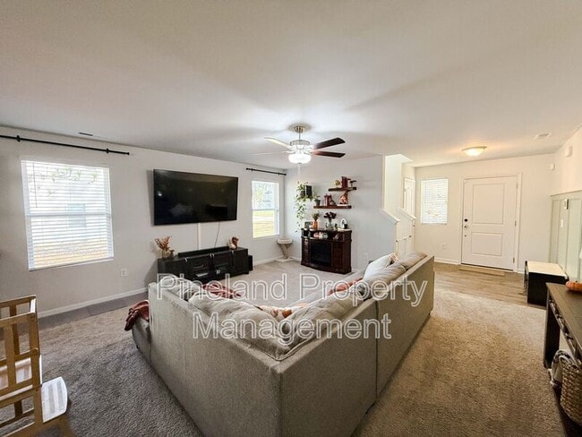 Photo - 245 Desert Cir