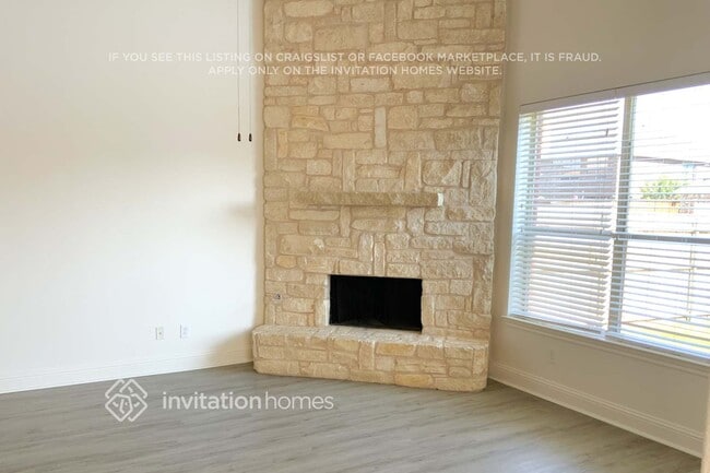 Photo - 721 W Talon Dr