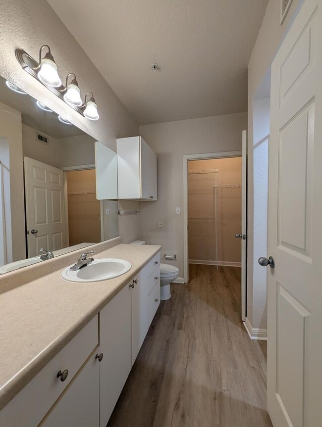 Photo - 1x1 Bright & spacious, convenient 1st floor unit. New flooring throughout, new washer/dryer & stove!