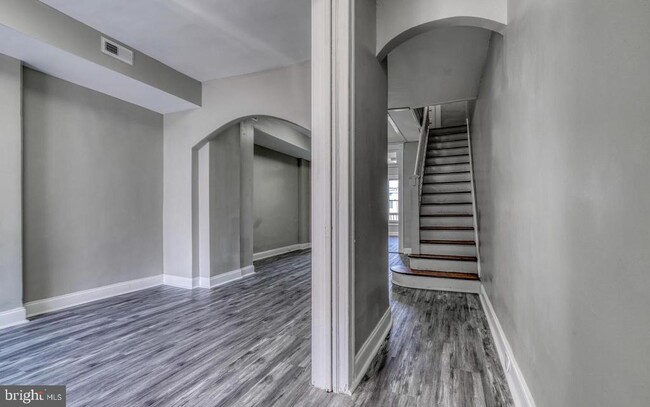 Photo - 530 N Linwood Ave Townhome