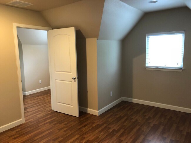 Photo - 4511 Depew Ave Unit B