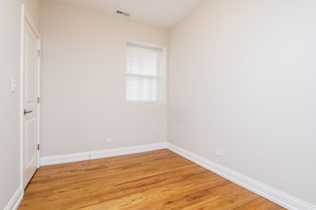 Photo - Portage Park Theater Apartments