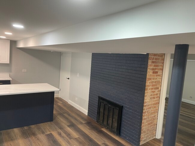 Photo - 945 N La Grange Rd