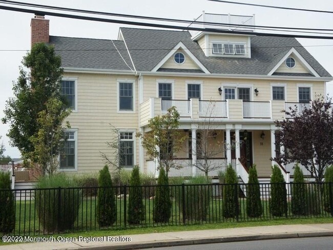 Photo - 18 Riverdale Ave