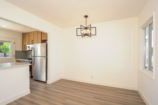 Photo - 5826 Jamieson Ave