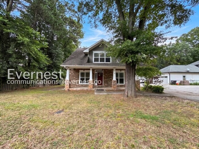 Building Photo - Spacious Home with Garage and Deck / 3 Bed, 3 Bath / Garage-attached / Available now!