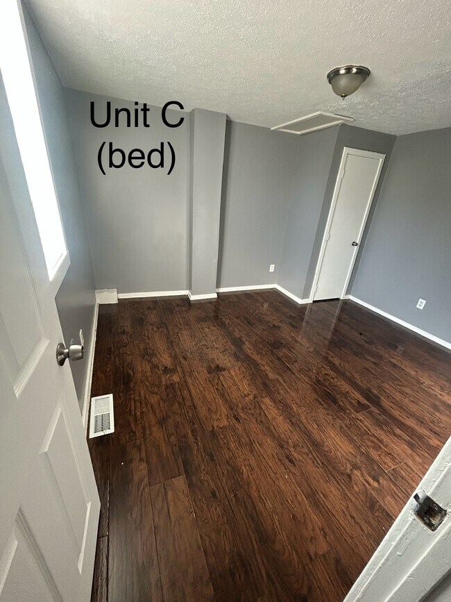 Photo - 2916 Seneca Ave