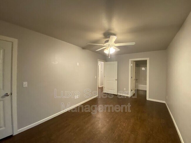 Photo - 11418 N Lincoln Blvd