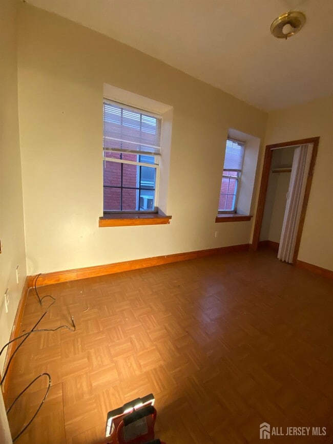 Photo - 98 Catalpa Ave Unidad 2