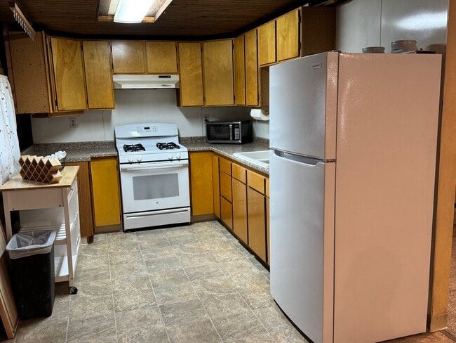 Building Photo - 416 Clara St Rental