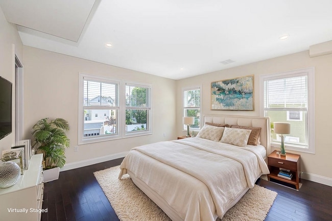 Photo - 120 Jerome St