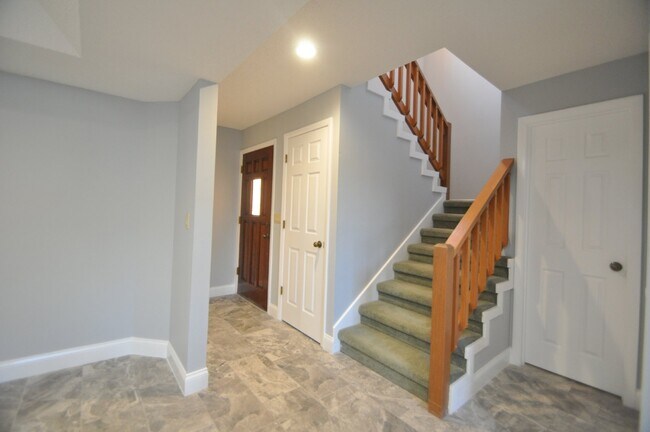 Photo - 10 Marina Point Pl