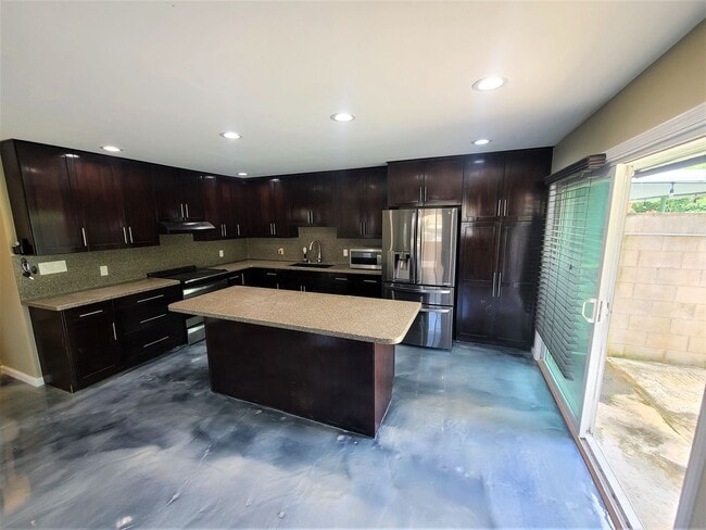 Photo - Beautifully remodeled!  3/2/2 Kahaluu cul de sac