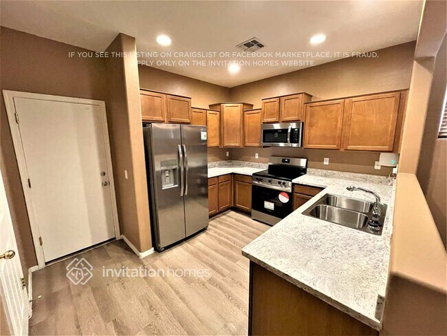 Photo - 451 S Hawes Rd