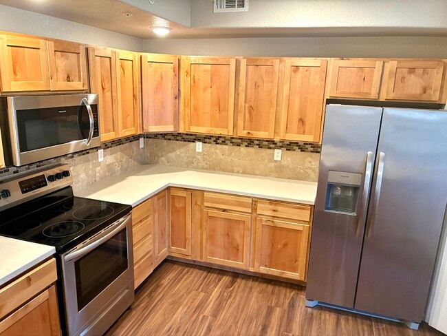 Photo - 2 WEEKS FREE! Spacious Townhome! Unit #3712