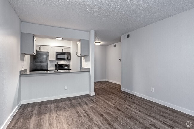 1BR, 1BA - 600SF (A4R-BAX) - Living Room