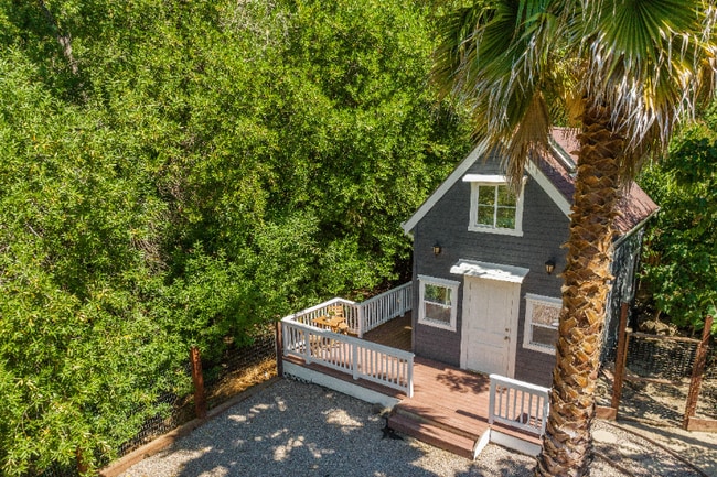Photo - 300 Bear Oaks Ln