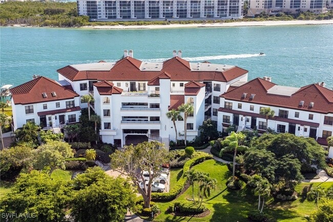 Building Photo - 305 La Peninsula Blvd Unit 305