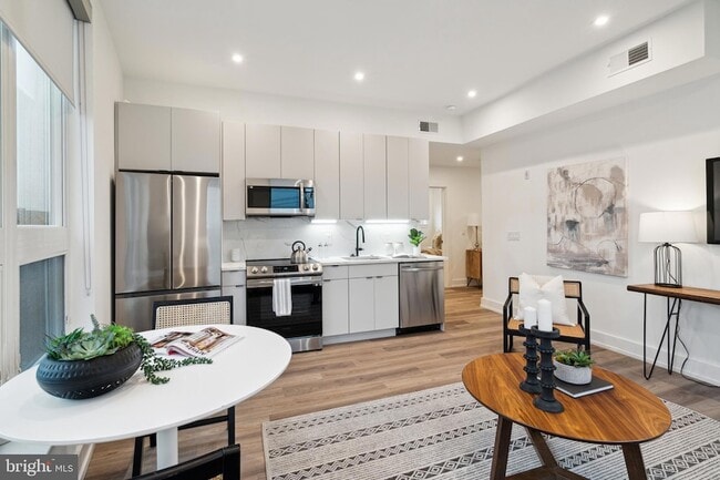 Photo - 2400 Frankford Ave Unit 201