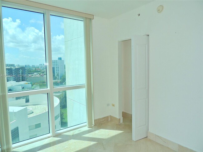 Photo - 480 NE 30th St Unit 1105