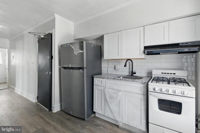 Photo - 5000 Master St