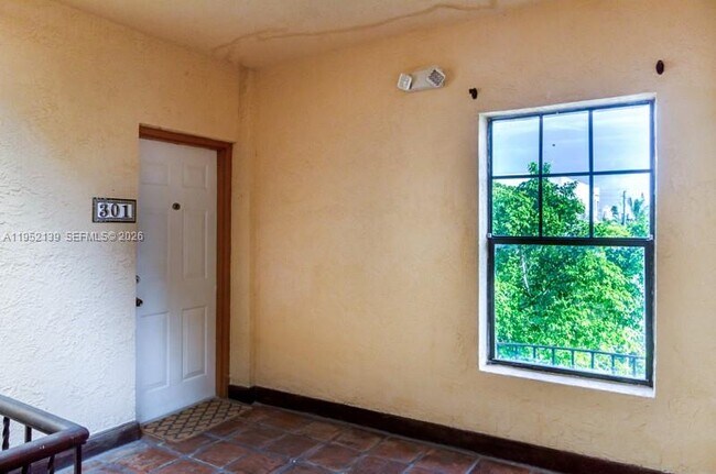 Photo - 934 Michigan Ave Unit 301