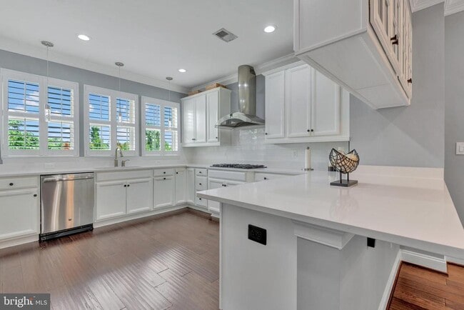 Building Photo - 847 Regents Square Rental