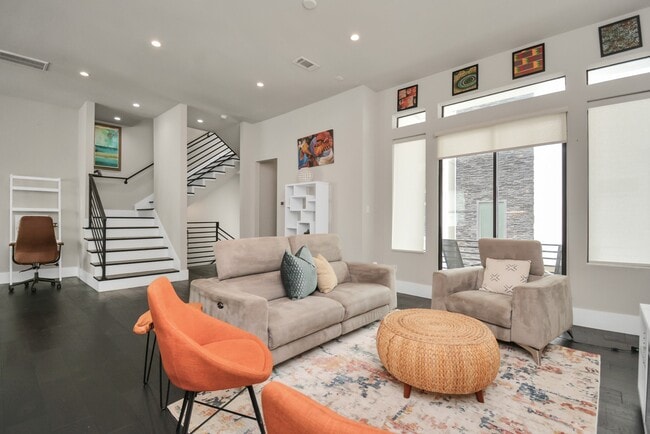 Photo - 1617 Wheeler Ave