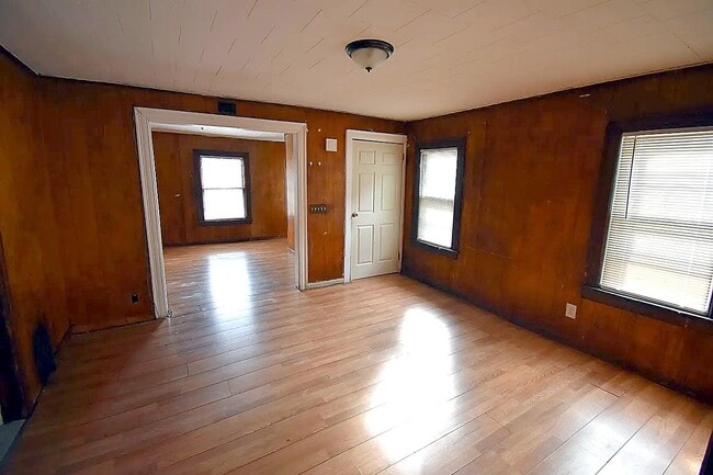 15 St Clair St Unit 2
