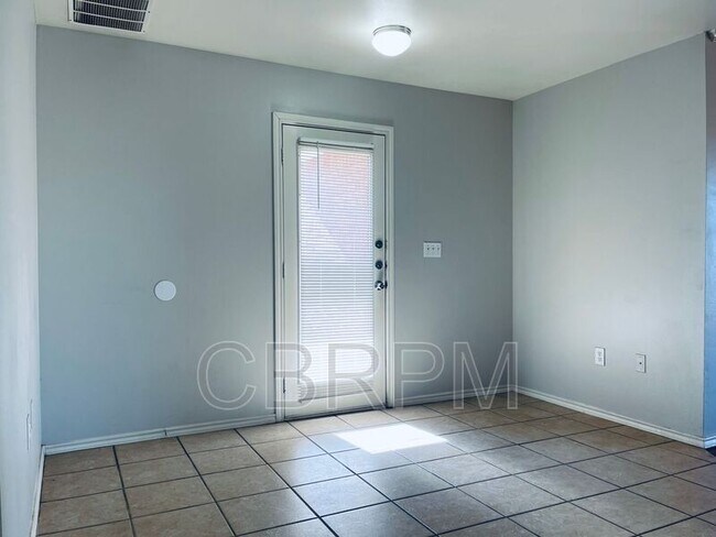 Photo - 502 N Chicago Ave