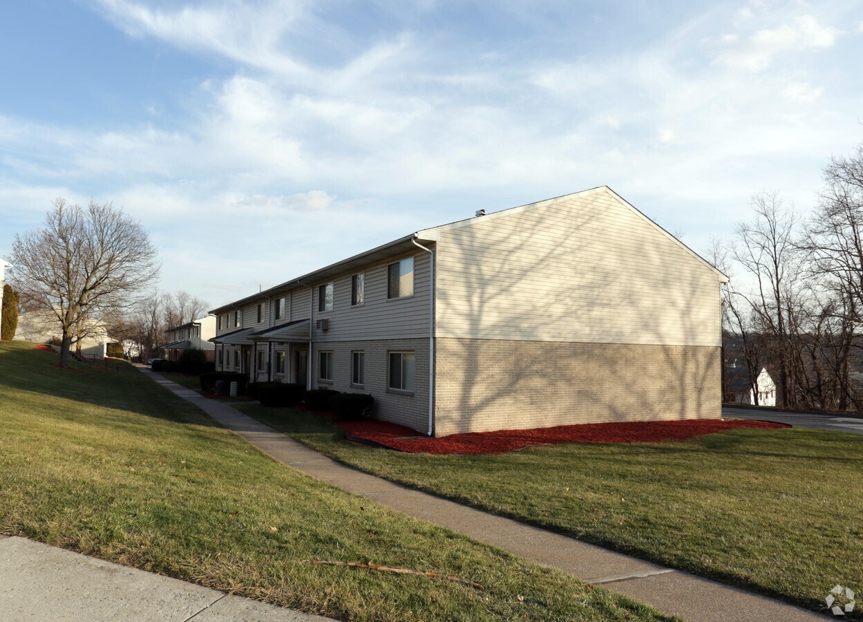 Eastridge Apartments - Eastridge Apartments
