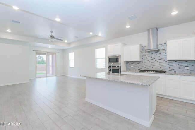 Photo - 12832 Haxby St