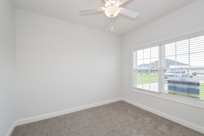 1074 Walker Point Way - SQFT 1153 - 010-photo-bedroom-12802058