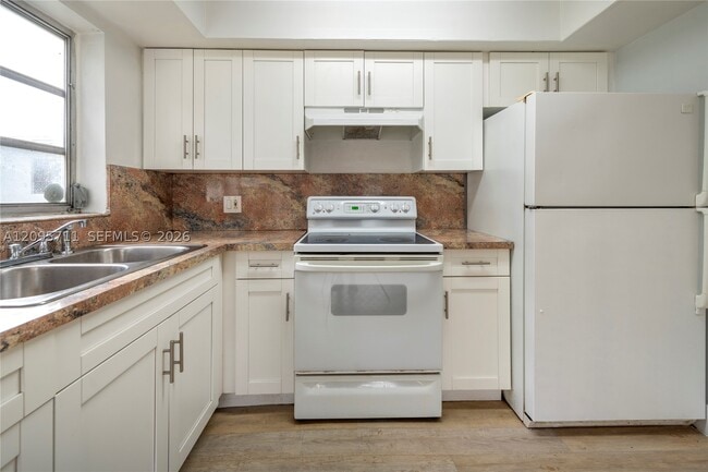 2028 Fillmore St Unit 2