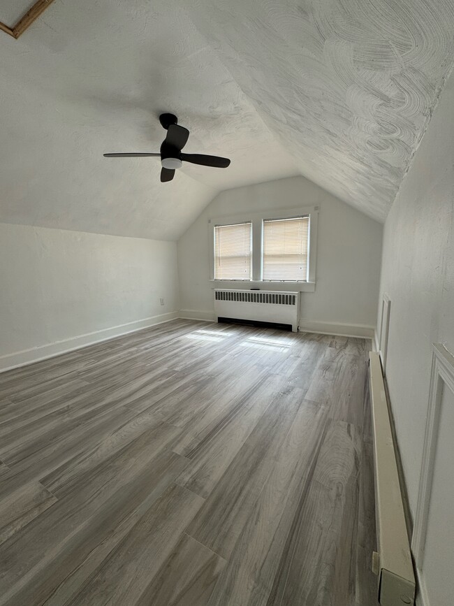 Photo - 1316 Maple Ave Unit B