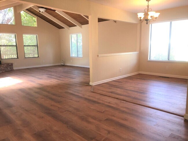 Photo - 3/2 home in Lake Wildwood Gated Community,...