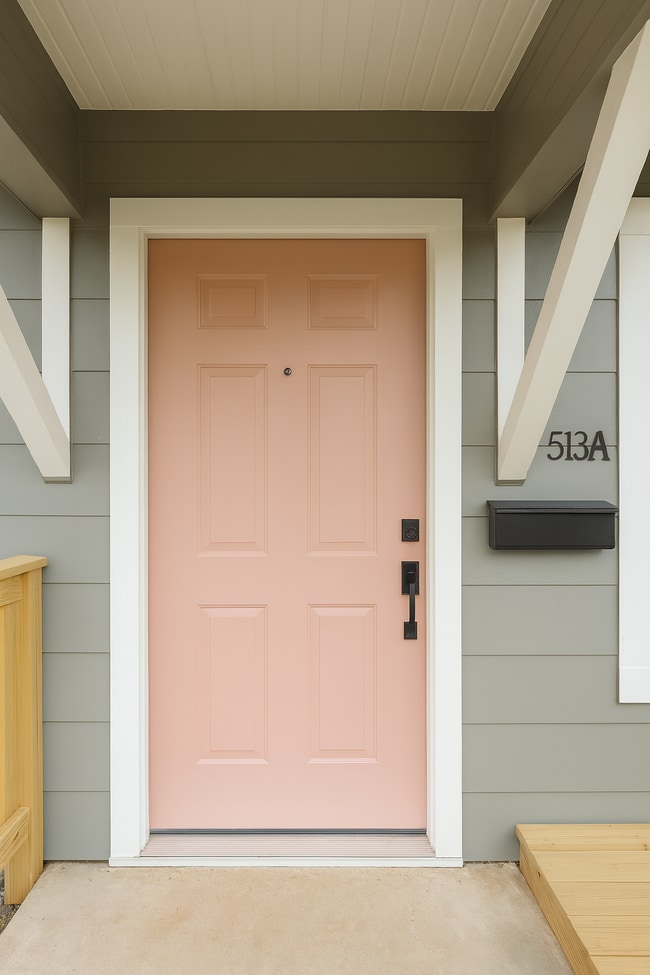 Building Photo - 513 W Duncan St Unit 513A