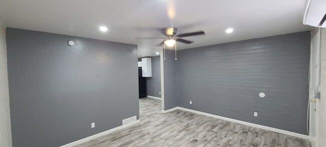 Living Room alt view - 2332 N Catalina Ave