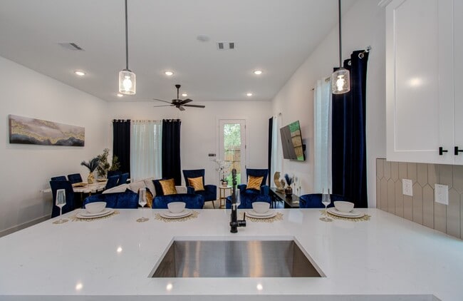 Photo - 1616 Benson St