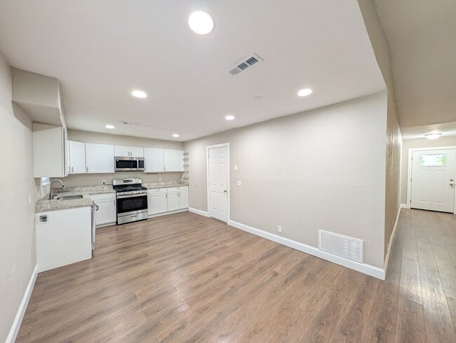 Photo - 3 Bedroom Beauty in Broken Arrow