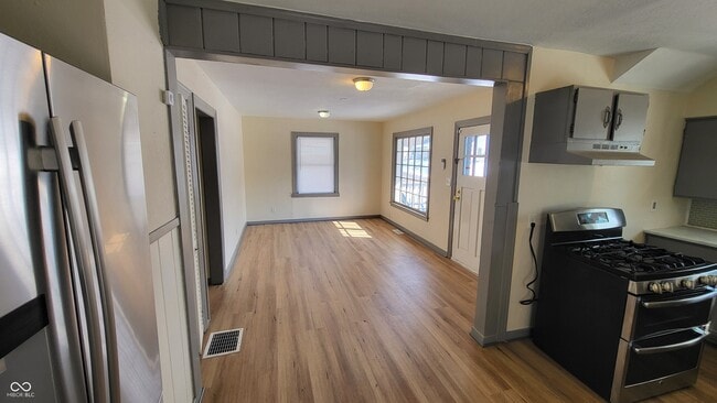 Photo - 1604 W 11th St