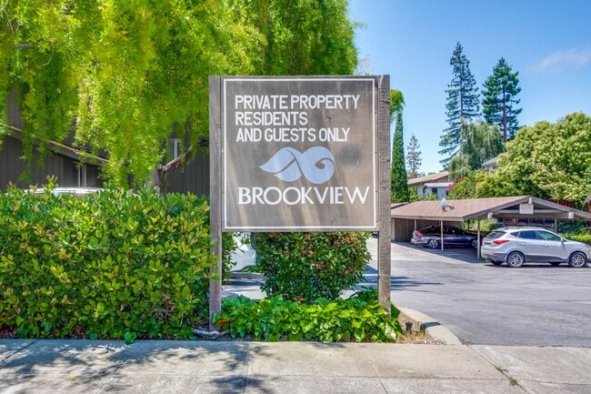 Building Photo - Very Spacious 2BR 2BA Condo in the Heart o...