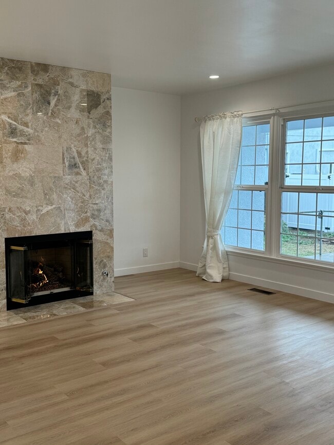 Photo - 22051 Vanowen St