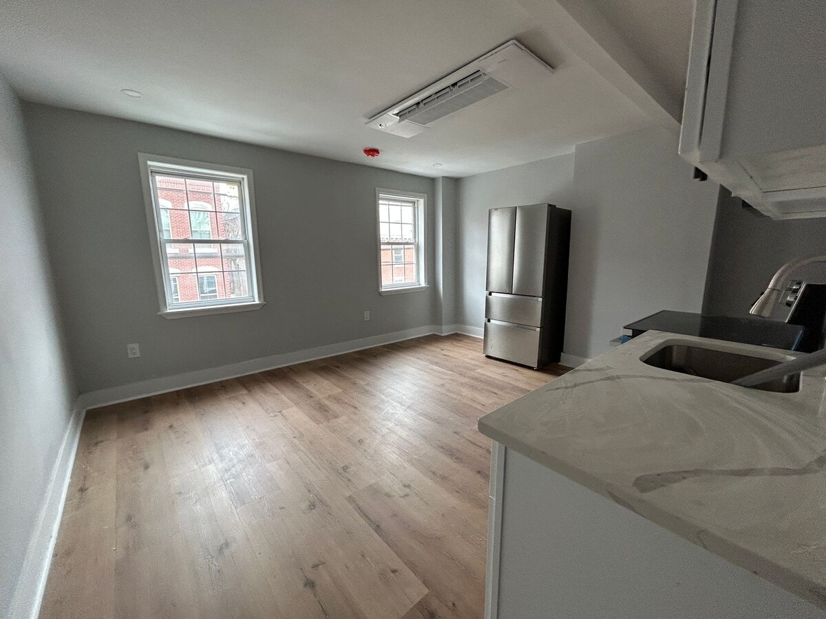 Photo - 430 Dickinson St Unit 3F