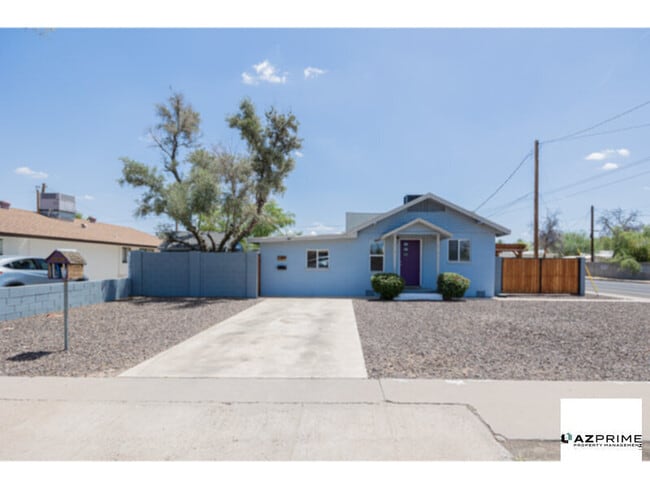 Photo - Charming Phoenix 2/1 House in the Renowned Coronado Historic District!
