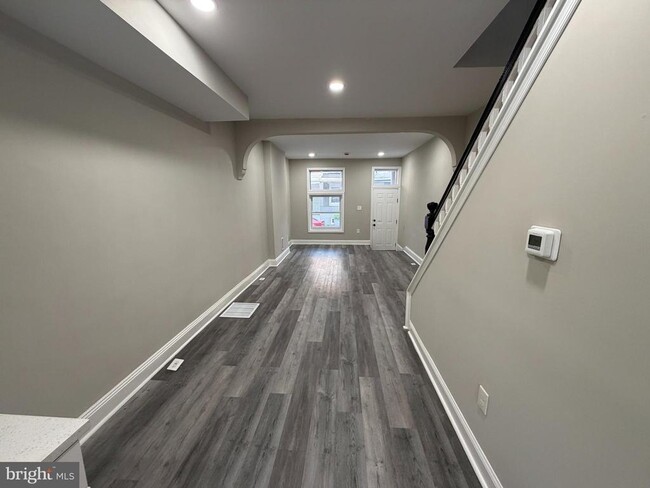 Photo - 718 N Curley St