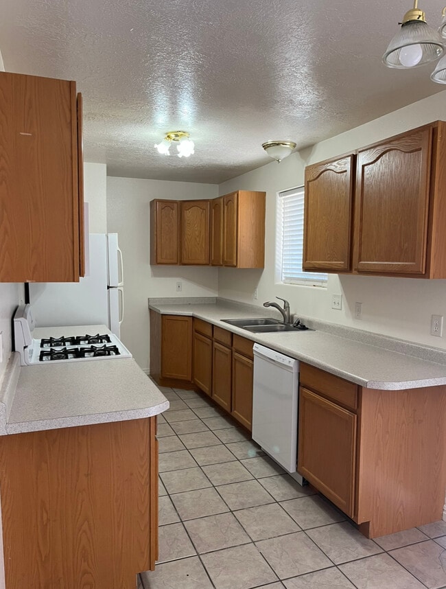 Photo - 250 E 170 N Unit 252 East 170 North