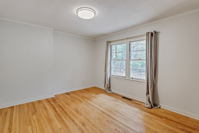 Photo - 3 bedroom, 2 bathroom in Northeast Jackson!